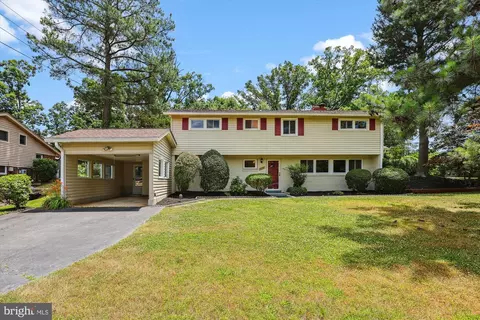 6315 Saddle Tree Dr, Alexandria, VA 22310