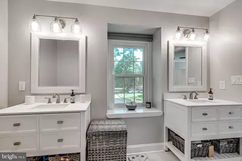 9870 Natick Rd, Burke, VA 22015 photo 28