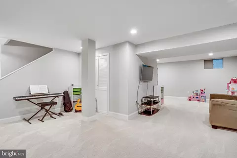 9870 Natick Rd, Burke, VA 22015 photo 38