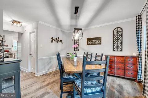 9870 Natick Rd, Burke, VA 22015 photo 17