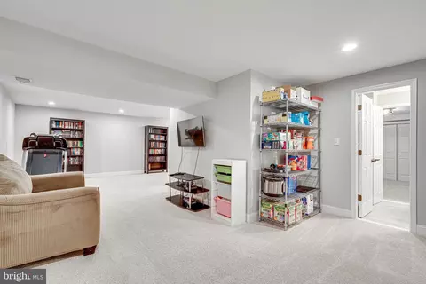 9870 Natick Rd, Burke, VA 22015 photo 37