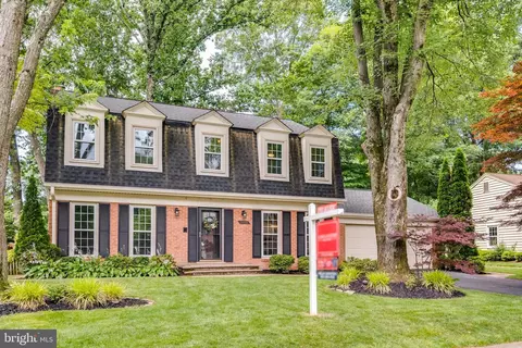9870 Natick Rd, Burke, VA 22015