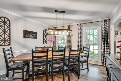 9870 Natick Rd, Burke, VA 22015 photo 16