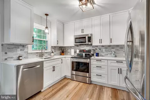 9870 Natick Rd, Burke, VA 22015 photo 14