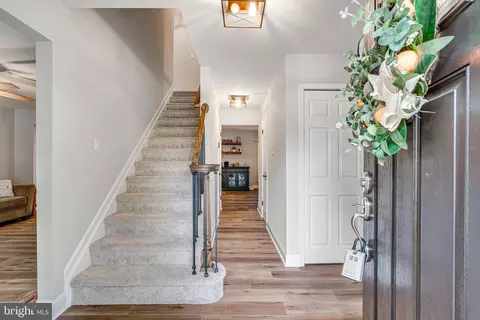 9870 Natick Rd, Burke, VA 22015 photo 3