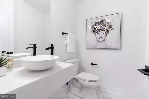 Bath - Undisclosed, Mclean, VA 22101 photo 9 of 10