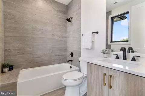 Bath - Undisclosed, Mclean, VA 22101 photo 5 of 10