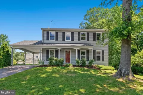 7781 Newington Woods Dr, Springfield, VA 22153