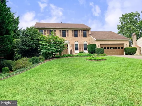 4117 Bennett Dr, Annandale, VA 22003