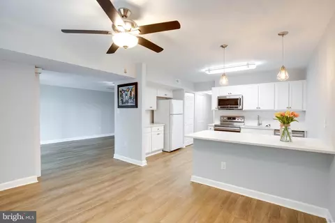 9721 Kings Crown Ct #001, Fairfax, VA 22031