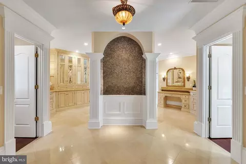 Entry Way - 7247 Addington Dr, Mclean, VA 22101 photo 11 of 12