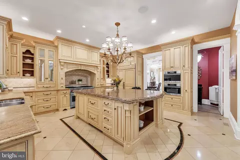 Kitchen - 7247 Addington Dr, Mclean, VA 22101 photo 4 of 4