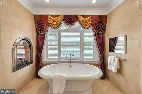 Bath - 7247 Addington Dr, Mclean, VA 22101 photo 7 of 12