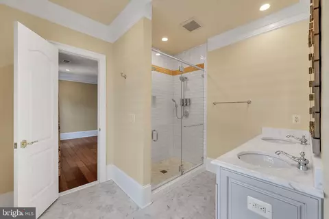 Bath - 7247 Addington Dr, Mclean, VA 22101 photo 9 of 12