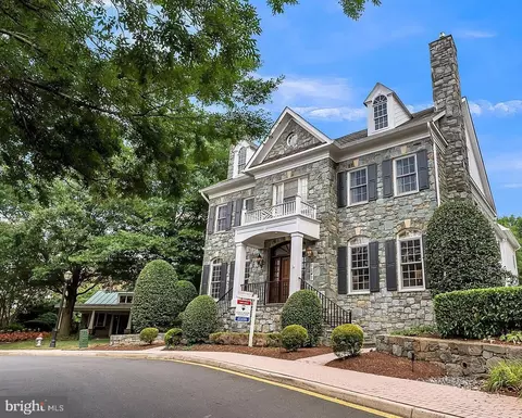 Exterior - 7247 Addington Dr, Mclean, VA 22101 photo 3 of 12