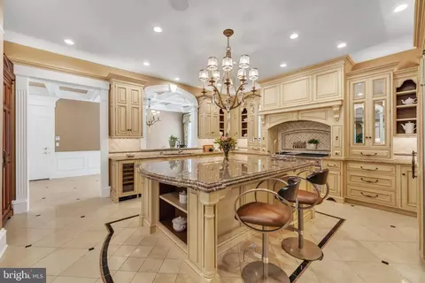 Kitchen - 7247 Addington Dr, Mclean, VA 22101 photo 3 of 4