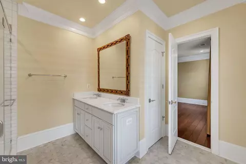 Bath - 7247 Addington Dr, Mclean, VA 22101 photo 8 of 12