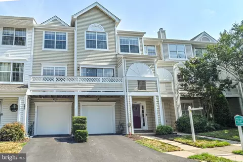 14407 Fallscliff Ln #19, Centreville, VA 20120
