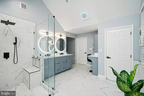 Bath - 10936 Hunter Gate Way, Reston, VA 20194 photo 3 of 7