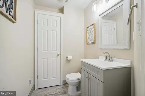 Entry Way - 10936 Hunter Gate Way, Reston, VA 20194 photo 7 of 8