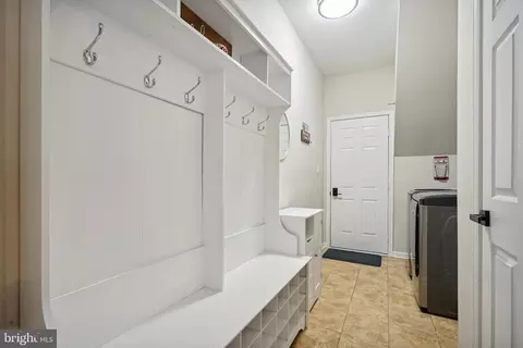 Entry Way - 10936 Hunter Gate Way, Reston, VA 20194 photo 8 of 8
