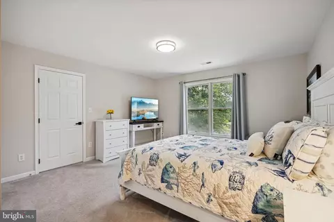 Bedroom - 10936 Hunter Gate Way, Reston, VA 20194 photo 4 of 8