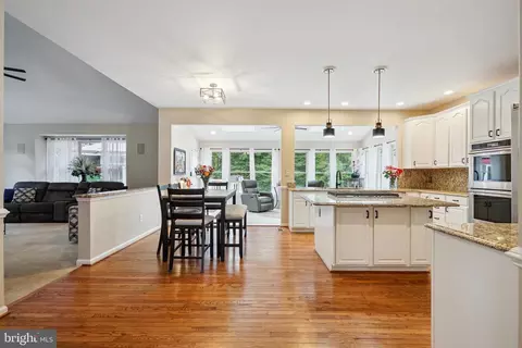 Entry Way - 10936 Hunter Gate Way, Reston, VA 20194 photo 5 of 8