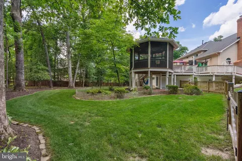 Exterior - 10936 Hunter Gate Way, Reston, VA 20194 photo 9 of 15