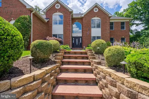 Exterior - 10936 Hunter Gate Way, Reston, VA 20194 photo 12 of 15