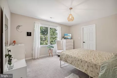 Bedroom - 10936 Hunter Gate Way, Reston, VA 20194 photo 2 of 8