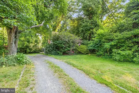 12100 Waples Mill Rd, Oakton, VA 22124