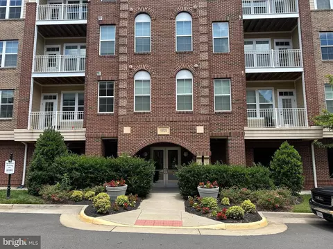 13722 Neil Armstrong Ave #203, Herndon, VA 20171