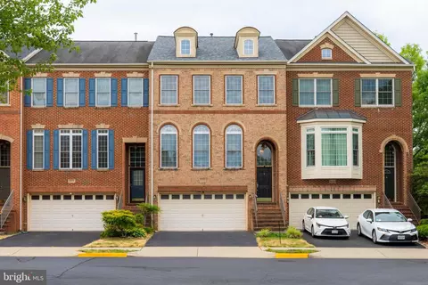 5412 Pachysandra Ln, Centreville, VA 20120
