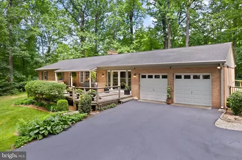 5003 Gunpowder Rd, Fairfax, VA 22030
