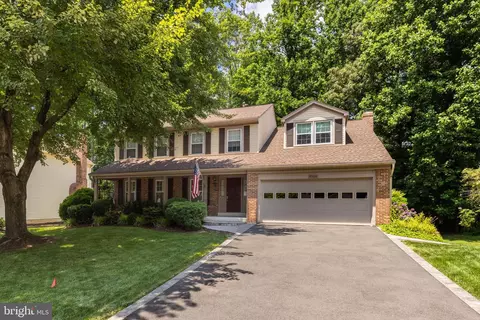 9304 Mainsail Dr, Burke, VA 22015