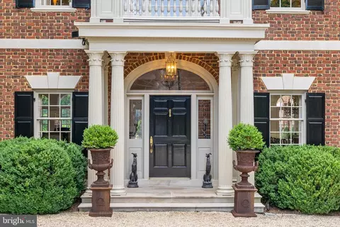 6450 Kedleston Ct, Mclean, VA 22101 photo 4