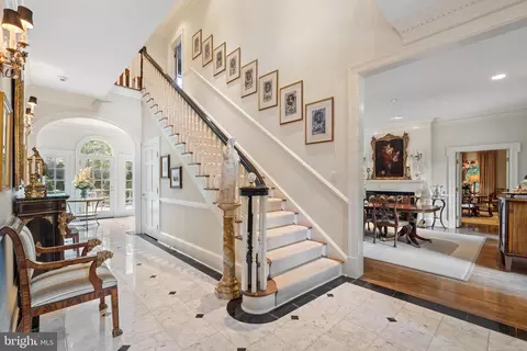 6450 Kedleston Ct, Mclean, VA 22101 photo 9