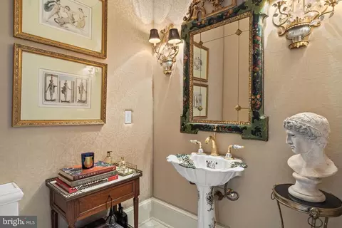 6450 Kedleston Ct, Mclean, VA 22101 photo 31