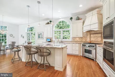 Kitchen - 8904 Chequers Way, Mclean, VA 22102 photo 3 of 4