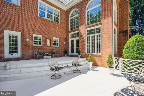 Exterior - 8904 Chequers Way, Mclean, VA 22102 photo 11 of 17