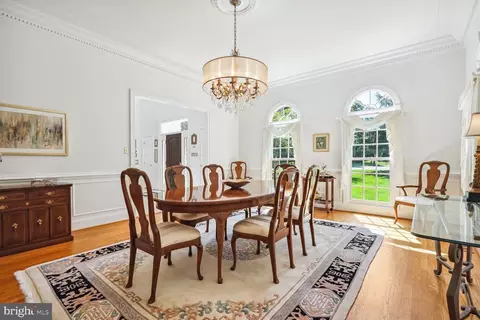 Dining - 8904 Chequers Way, Mclean, VA 22102 photo 2 of 5