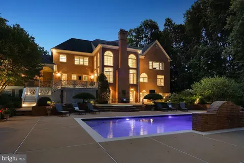 Exterior - 8904 Chequers Way, Mclean, VA 22102 photo 17 of 17