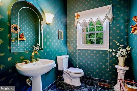 Bath - 8904 Chequers Way, Mclean, VA 22102 photo 1 of 7