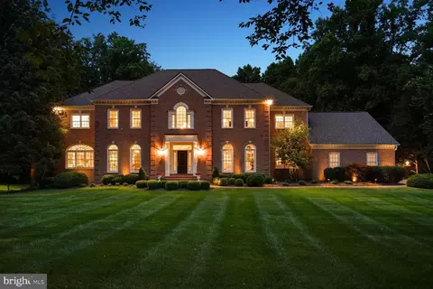 Exterior - 8904 Chequers Way, Mclean, VA 22102 photo 2 of 17
