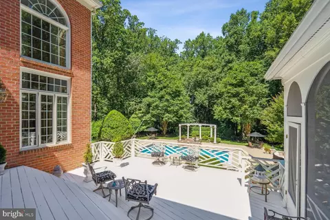 Exterior - 8904 Chequers Way, Mclean, VA 22102 photo 10 of 17
