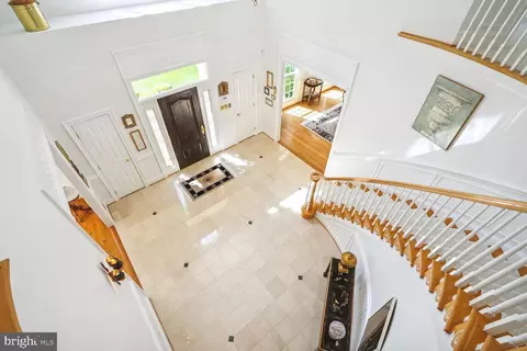 Entry Way - 8904 Chequers Way, Mclean, VA 22102 photo 7 of 8
