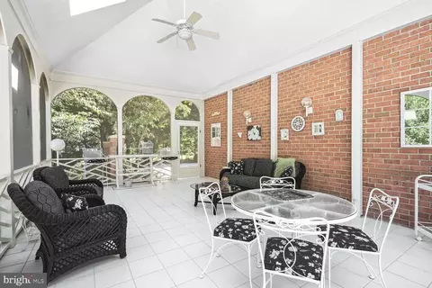 Exterior - 8904 Chequers Way, Mclean, VA 22102 photo 13 of 17