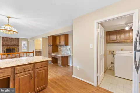 9303 Janphil Ln, Springfield, VA 22153 photo 8