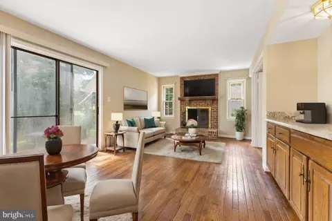 9303 Janphil Ln, Springfield, VA 22153 photo 10