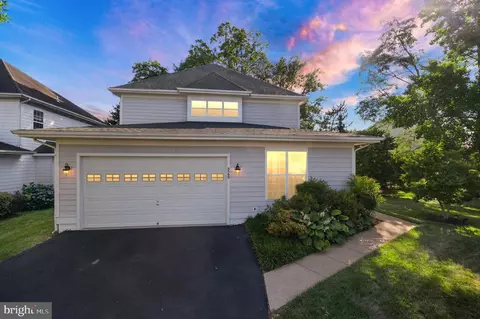 Exterior - 8560 Bauer Cir, Springfield, VA 22152 photo 2 of 10